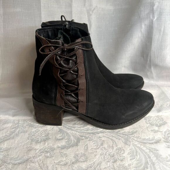 Maurices Brown Country Casual Cool Lace Up Side Heeled Black Bootie Size 8M - Picture 2 of 8